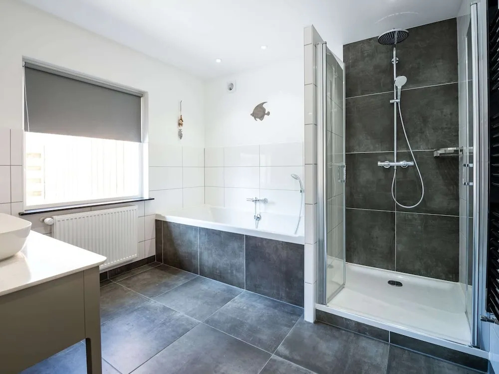 Detached new 10-person Villa in Holiday Park
