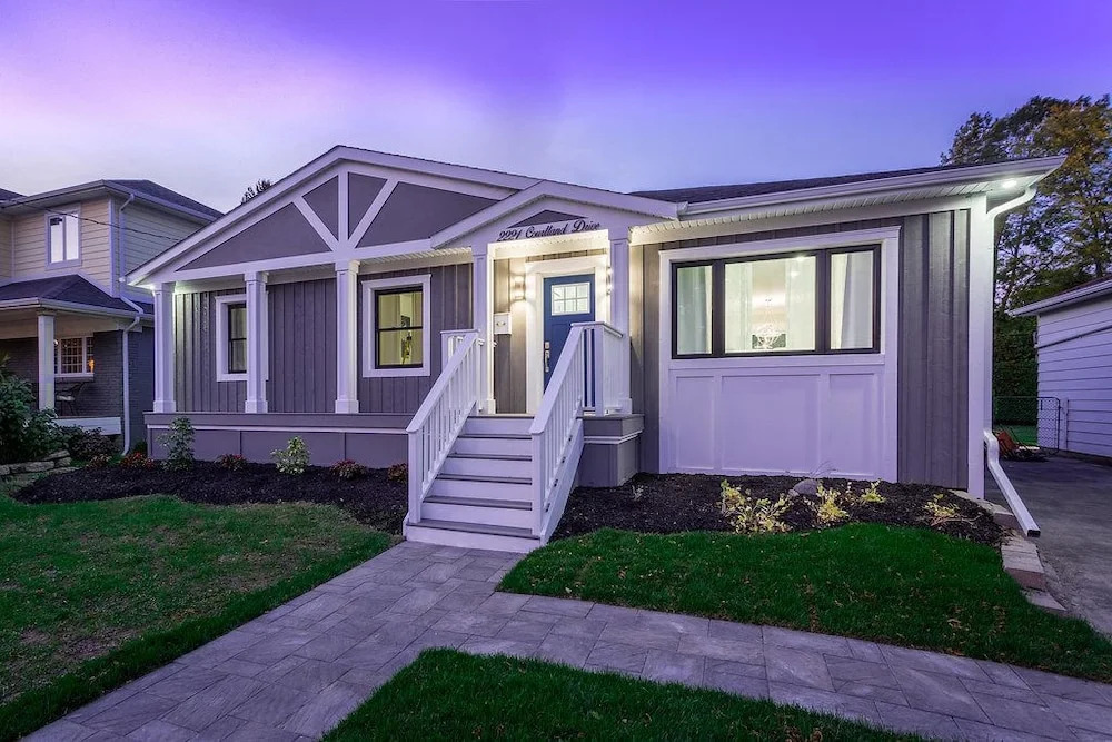 Stunning and Exclusive Home in Burlington