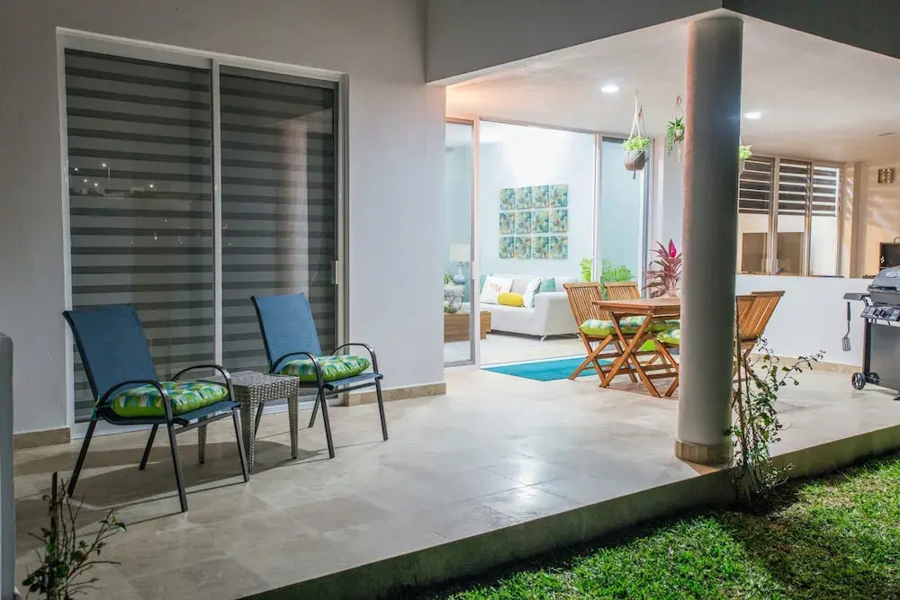 Peninsula 103 2 BR by Casago
