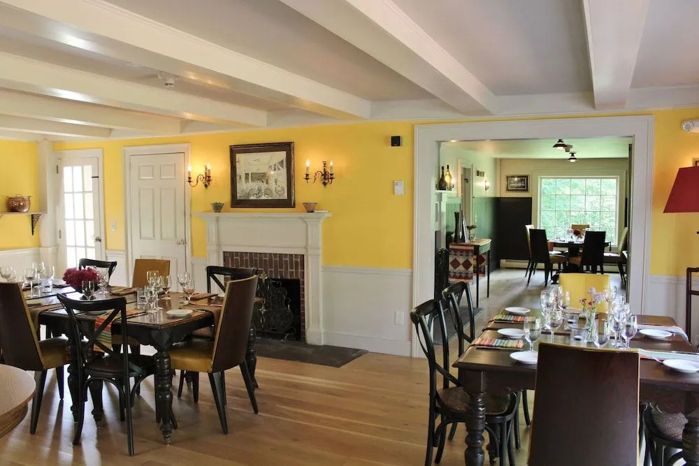 King Hill Inn & Kitchen