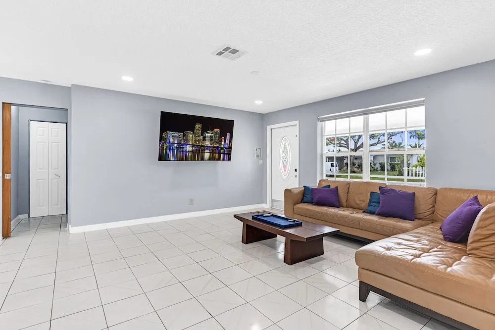Dania Hills w Pool 10 min to Beach