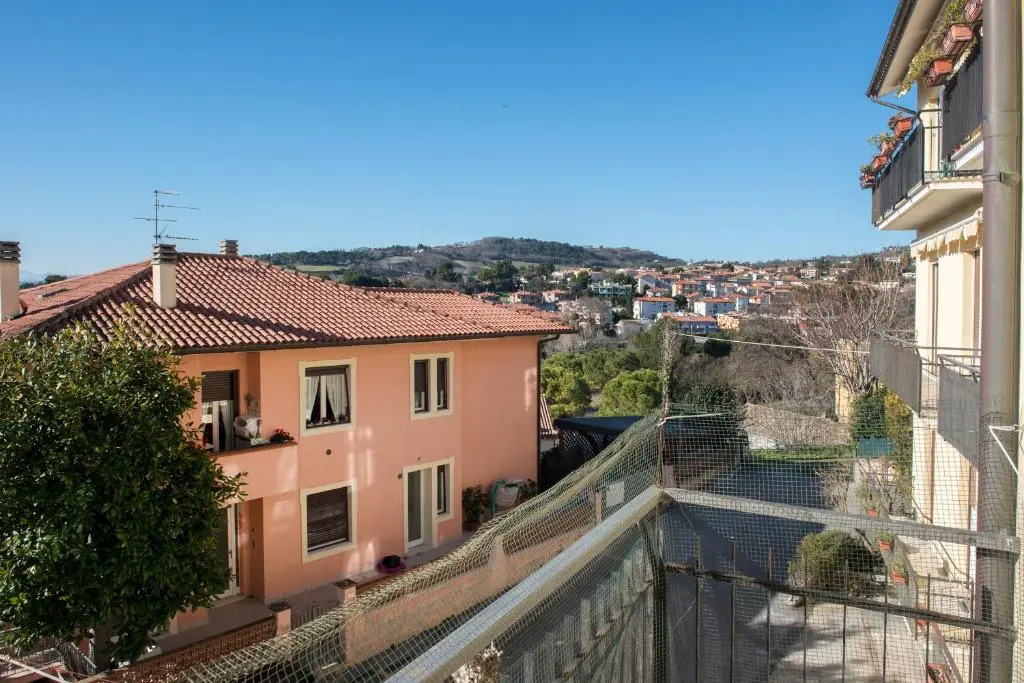 S34 - Sirolo, Quadrilocale in Centro Arredato Con Gusto