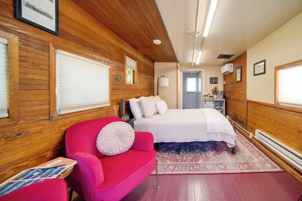 'red NY Central,' Converted Railcar in Dubois!