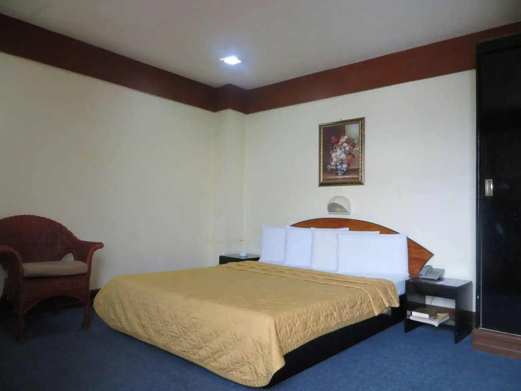 Paragon Suites