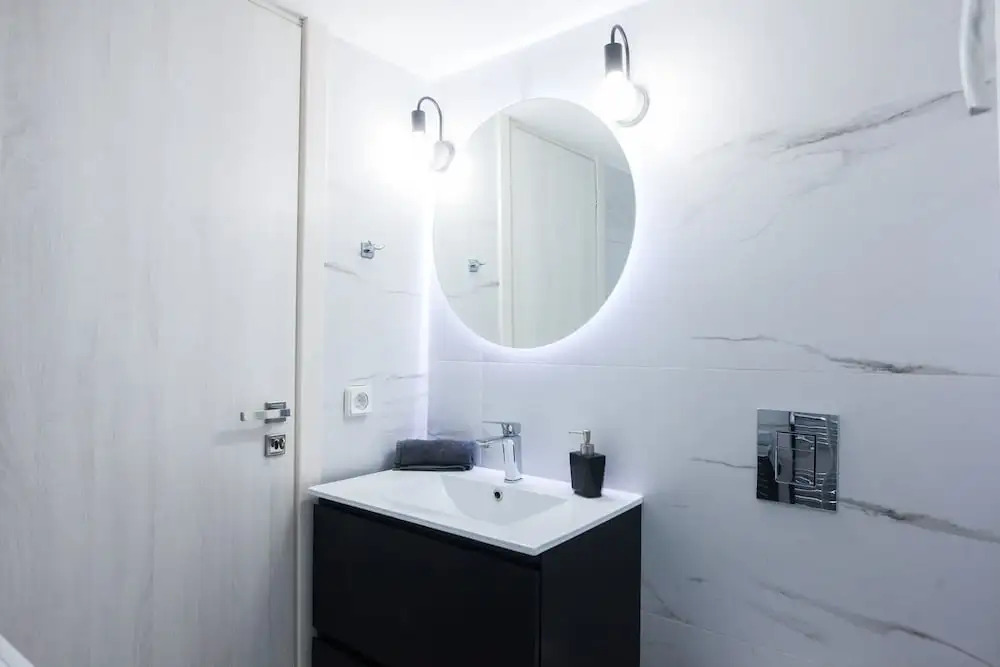 Brand new apt in Zografou