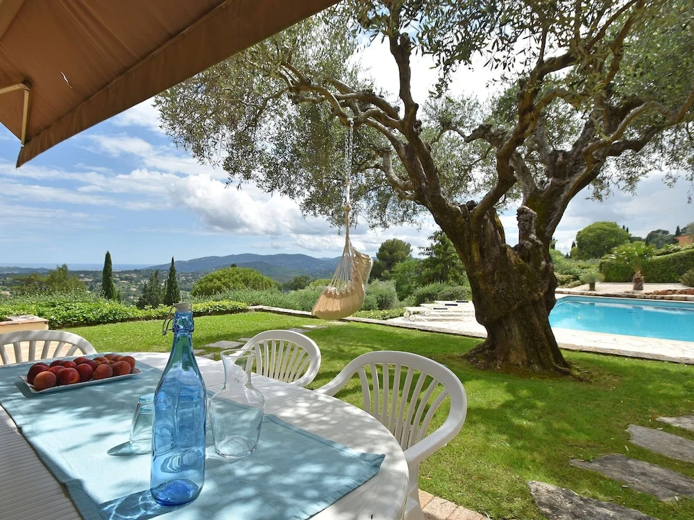 Vintage Villa in Grasse With Private Swimming Pool