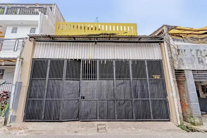 OYO 92871 Ciparay Residence