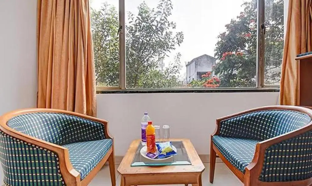 FabHotel Golden Emerald