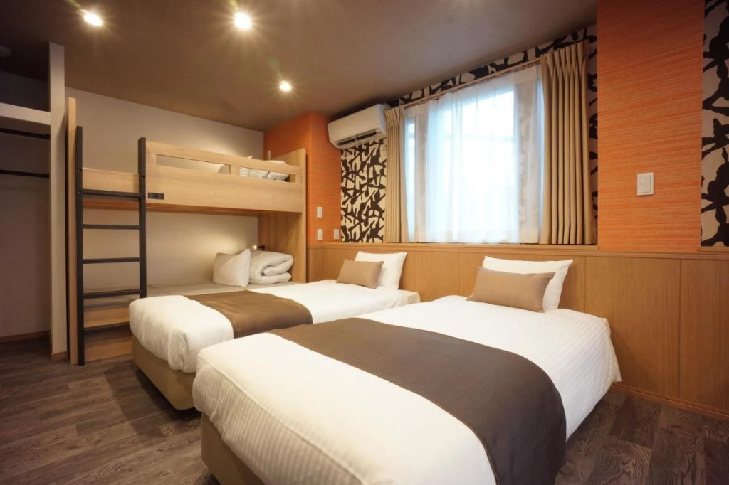 WIRES HOTEL James zaka