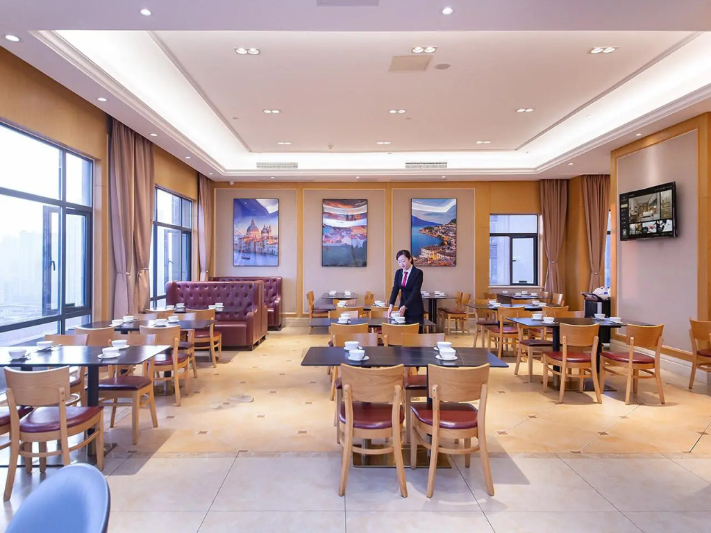 Vienna International Hotel Jingzhou New World