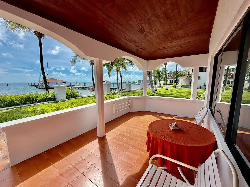 Isla Bonita Yacht Club