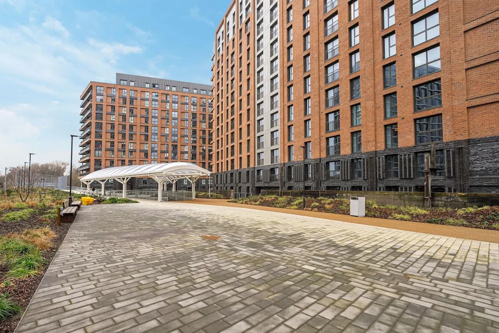 Modern Flat Near City Centre