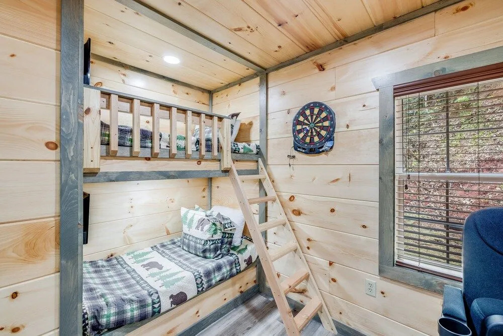 The Orange Cottage 2 Bedroom Cabin by Redawning