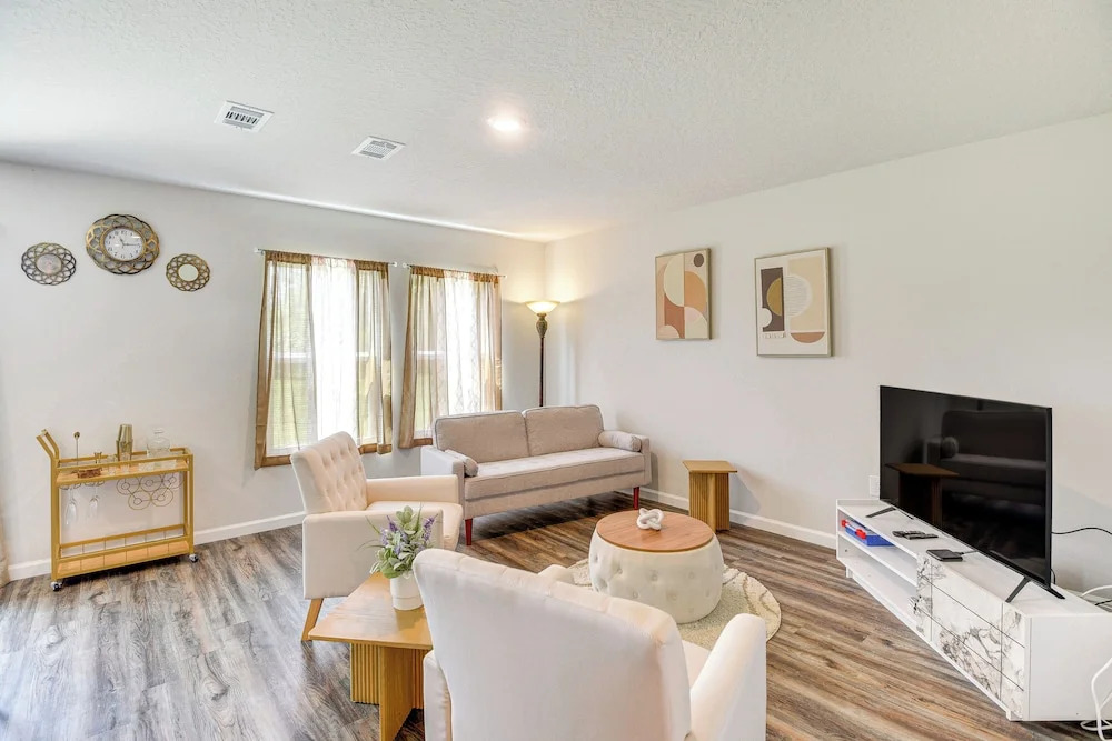 Sunny Palm Coast Home: 10 Mi To Flagler Beach!