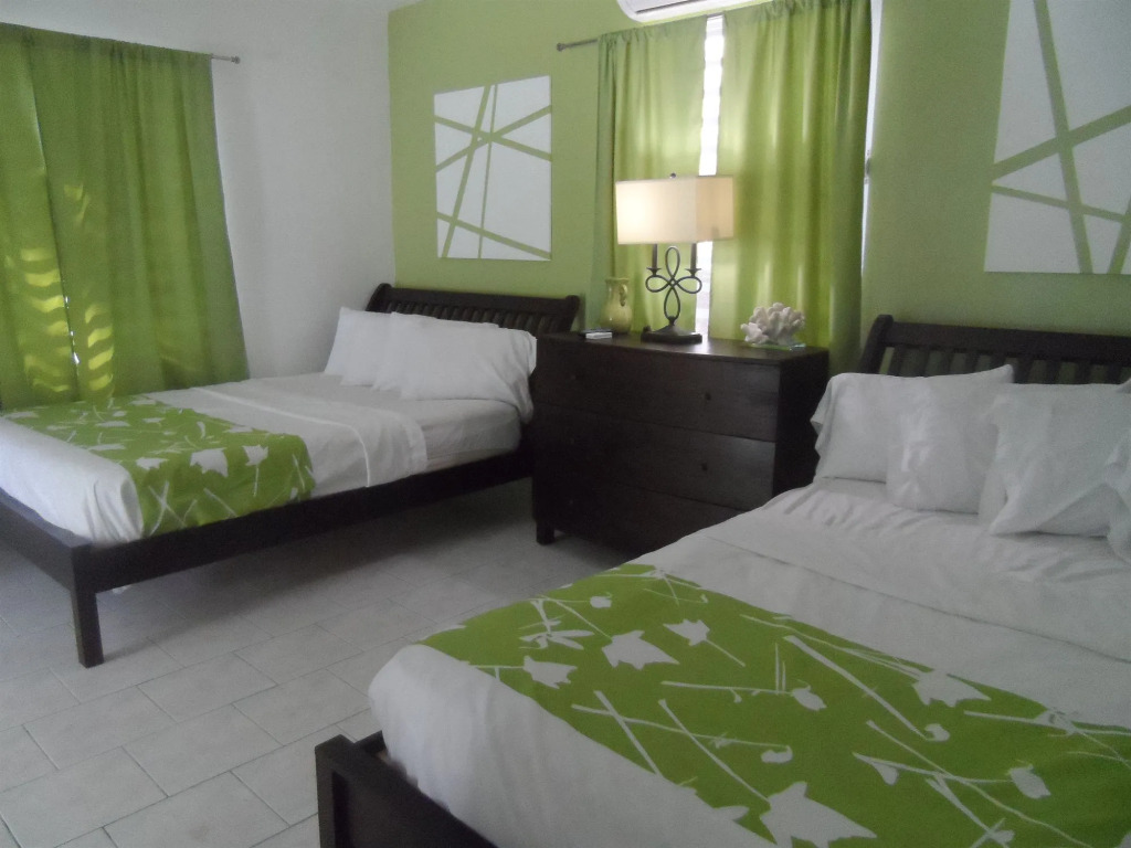 Casa Verde Hotel - Steps to the Beach, Pool, Restaurant & Bar