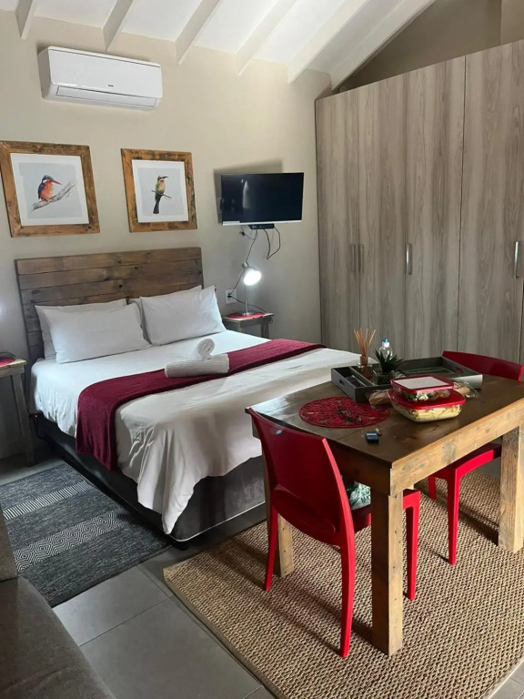 Studio 3 Churchill Lane Self catering accommodation