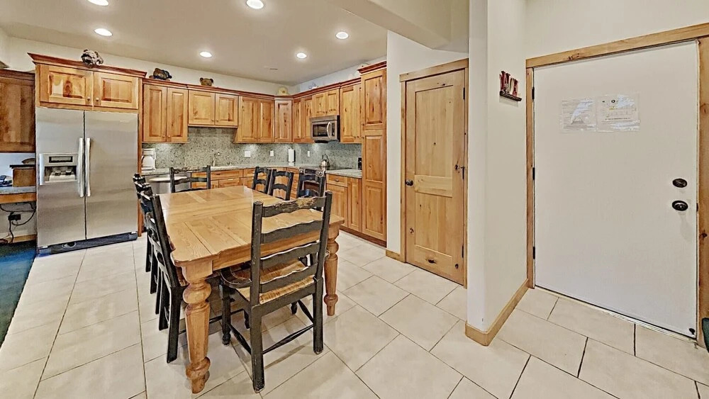 St, Anton Street View 2-Bedroom Condo with full kitchen