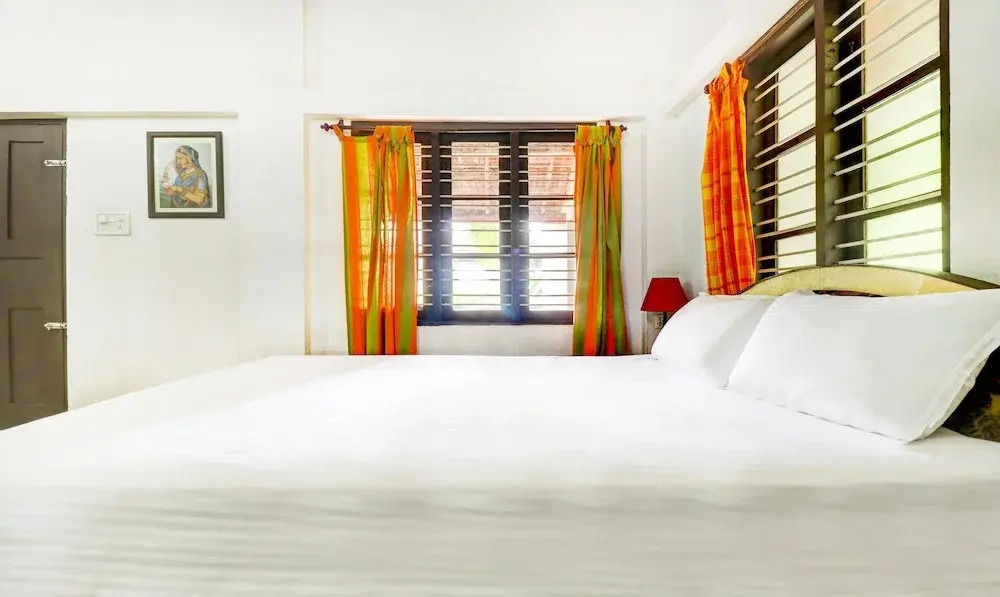 Shirleys Beach Hotel