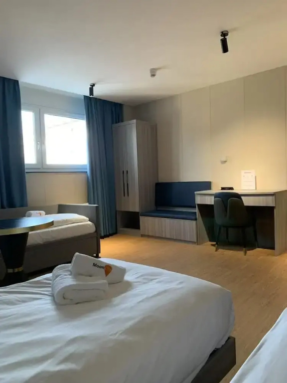 Mooncity Hotel & Boardinghouse