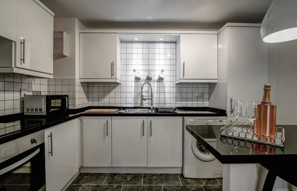 Gorgeous and Modern, Central Manchester apt for 6