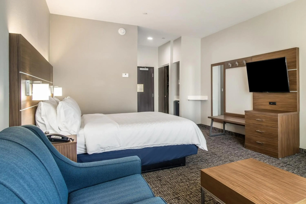 Holiday Inn Express & Suites Tulsa East - Catoosa by IHG