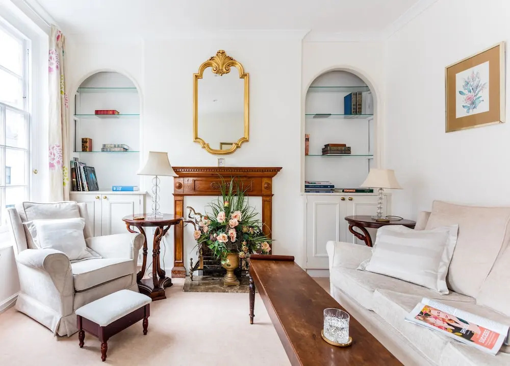 Traditional 2 bedroom flat