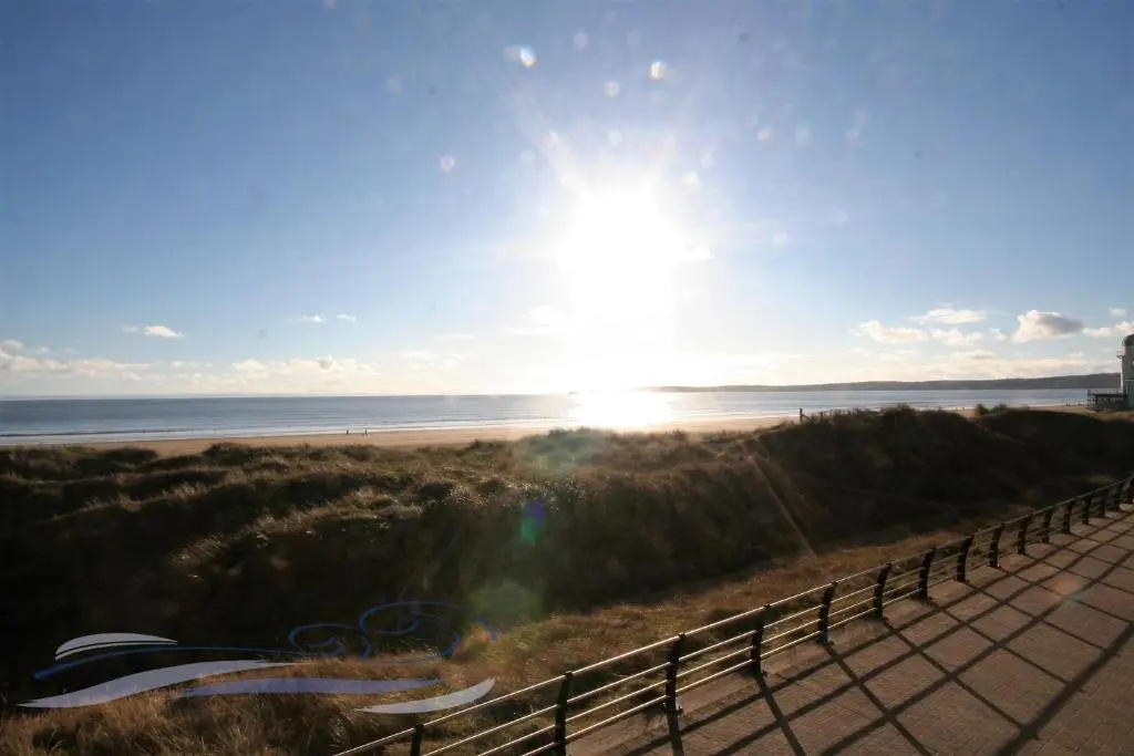 Two Bedroom Apartment with Sea View - 30 Fisherman's Way