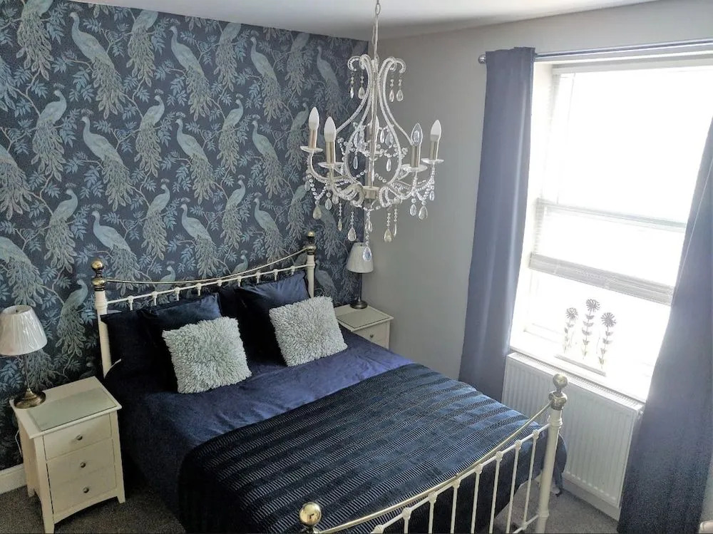 Lion House Bed & Breakfast with Restaurant