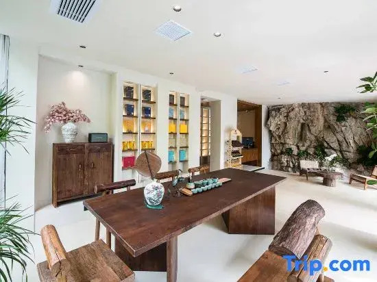 Taofanting·Xipan Cloud House Mountain-view Resort (Xiling Gorge Scenic Area Branch)