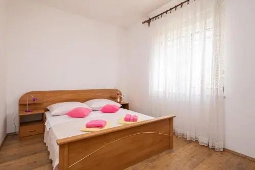 Azra Apartments