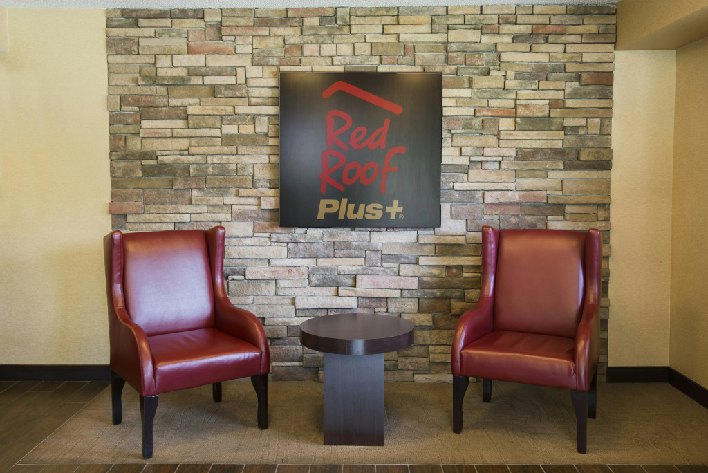 Red Roof Inn PLUS+ Chicago - Willowbrook