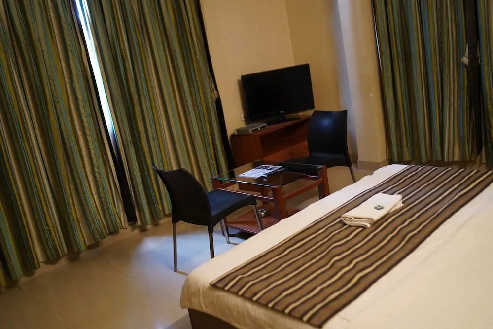 Iris Hotel