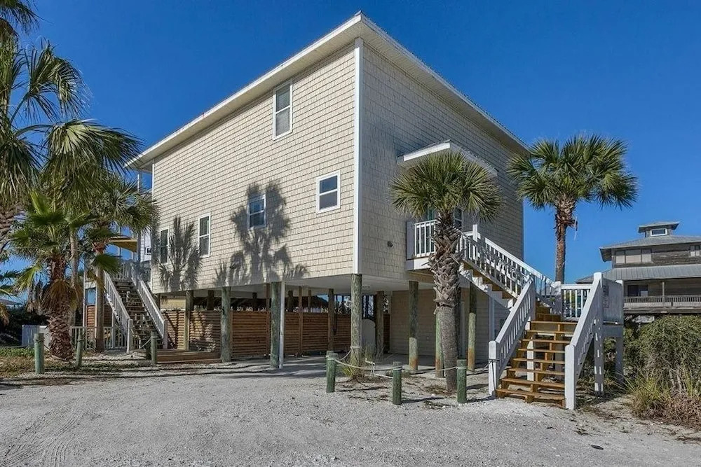 Above and Beyond Apartment 4 Bedroom