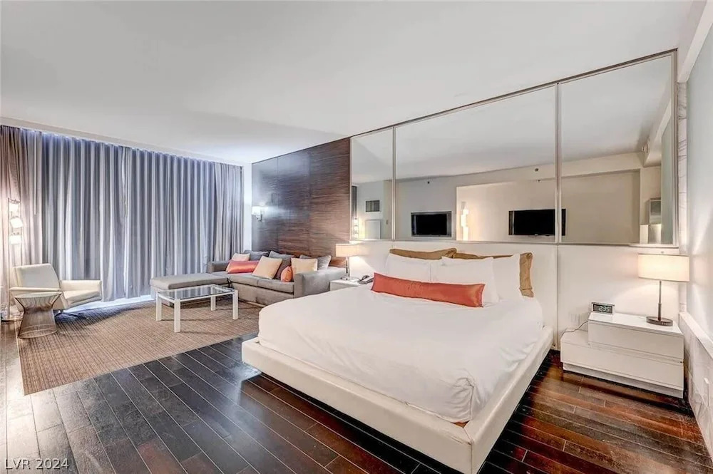 Charming High Floor Strip Views Palms Studio 30306