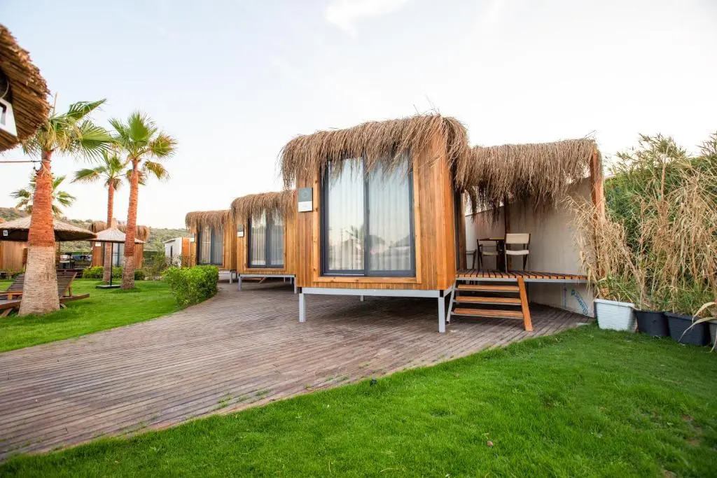 Anda Beach Bistro & Rooms
