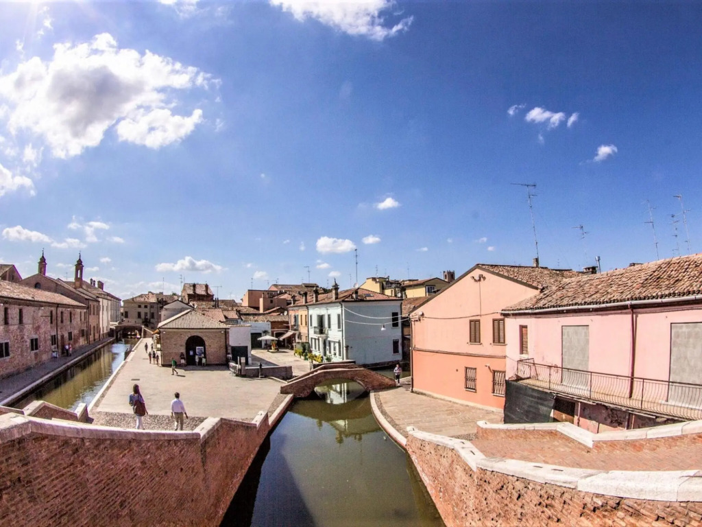Charming holiday home in Lido di Pomposa with shared pool