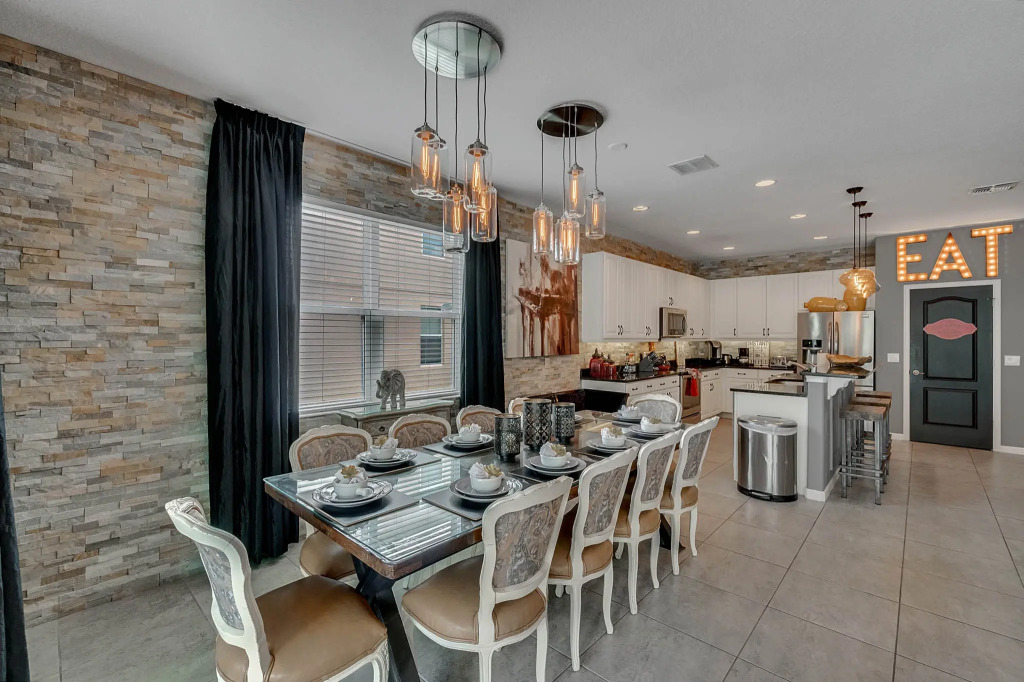Custom 7-Bd Hm Loaded W/ Amenities Watersong-216Ys 7 Bedroom Home By Redawning