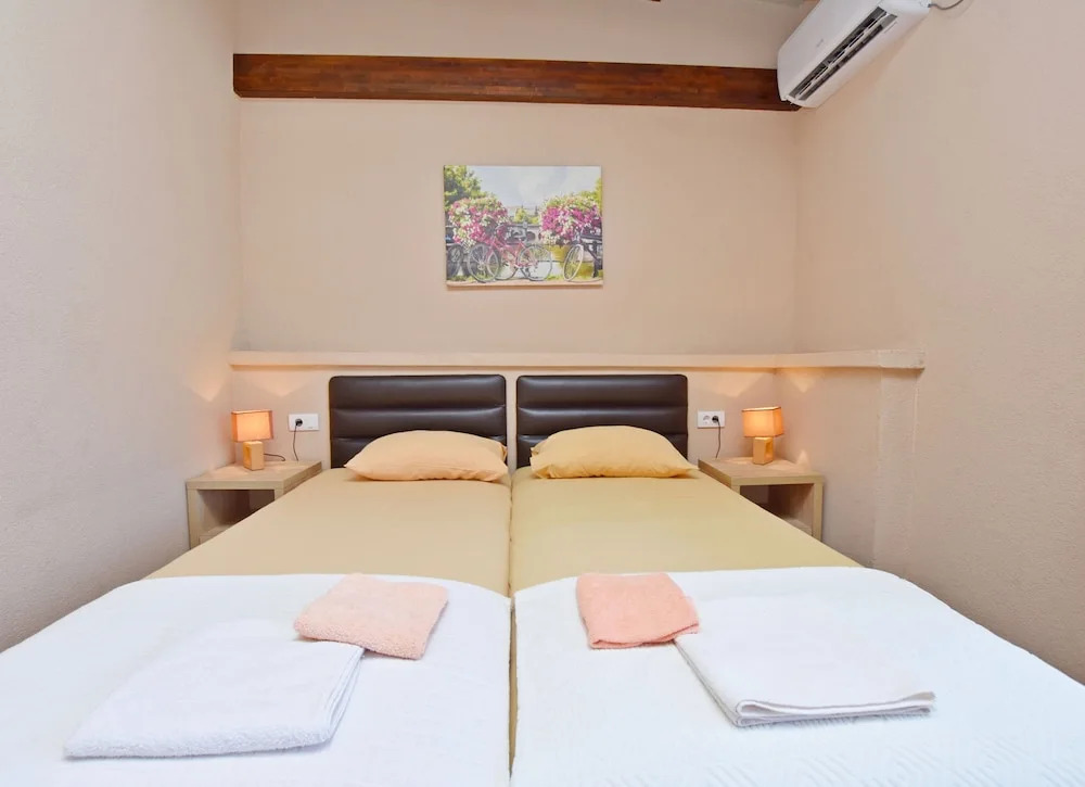 Apartment Tomba