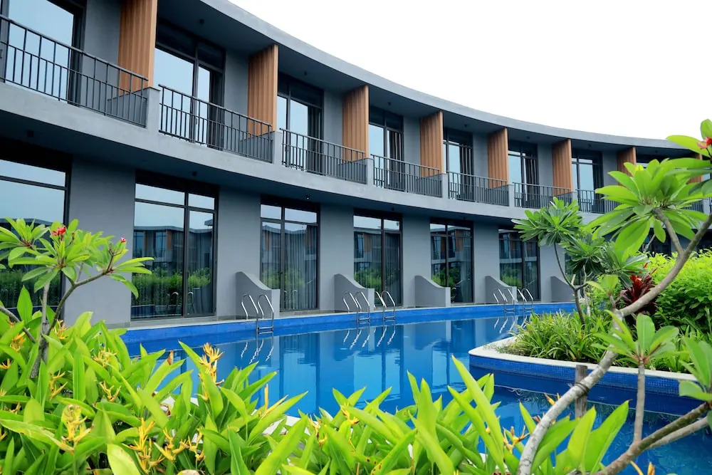 Holiday Inn Resort Kolkata NH6