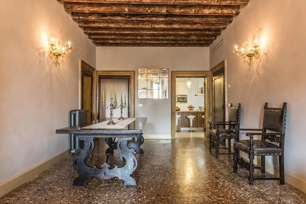 Palazzina Canal - Experience and Enjoy 5 Elegant Bedrooms