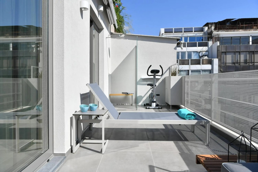 ATHENS PHOS Brand New Loft in Historical Athens Historical Center