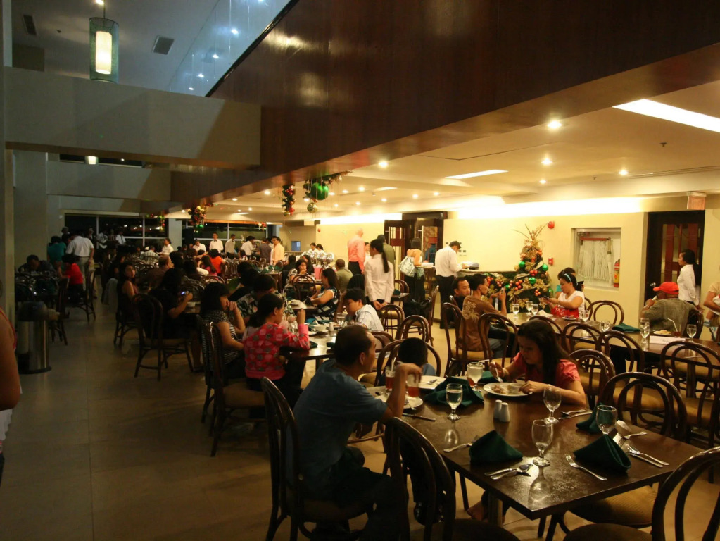 Crown Regency Hotel & Towers