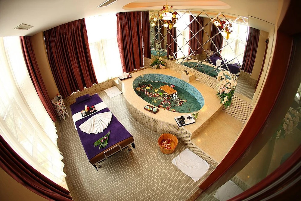 Jimo Chengtou Hotspring VIP Spa Club