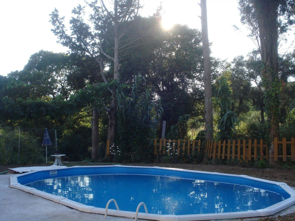 Georgina Apartments-pool-river