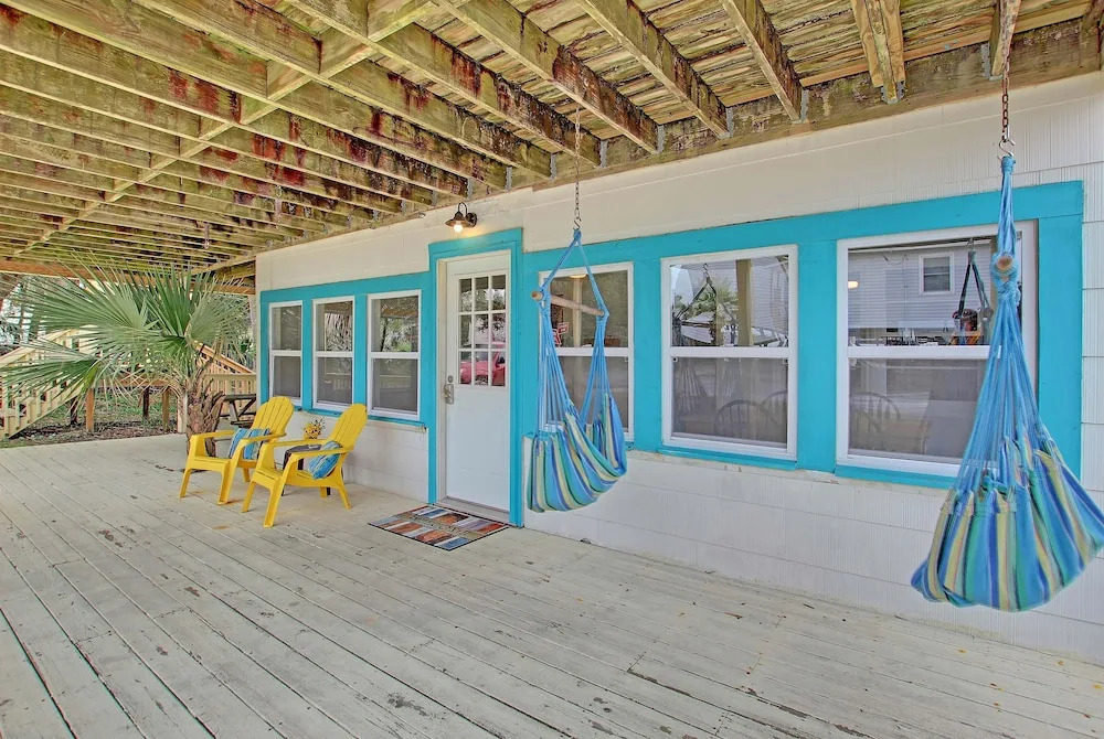 New Listing! Boogie Down & Surfs Up: 2-unit 4 Bedroom Duplex