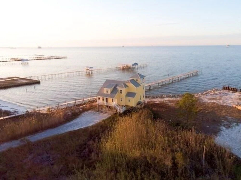Journey's End On Mobile Bay, Steps To Pool & Beach 4 Bedroom Home