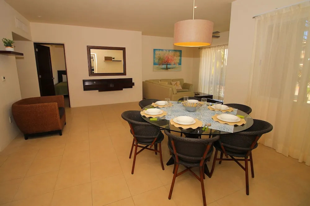 Luna Maya? Beautiful 2BR Beach Condo By Select