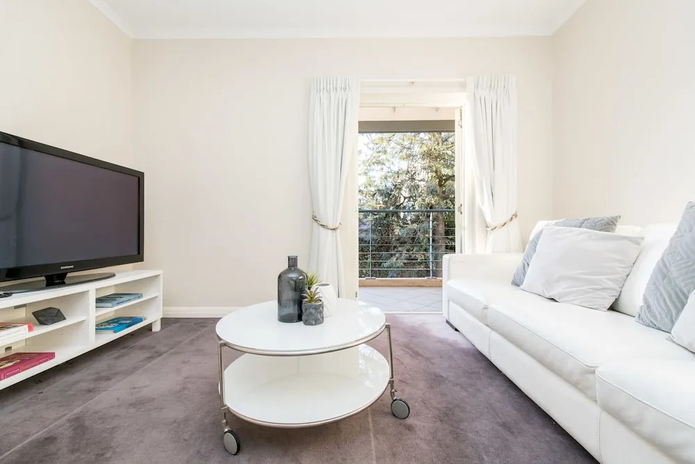 2 Bedroom Balcony Terrace near Kings Cross
