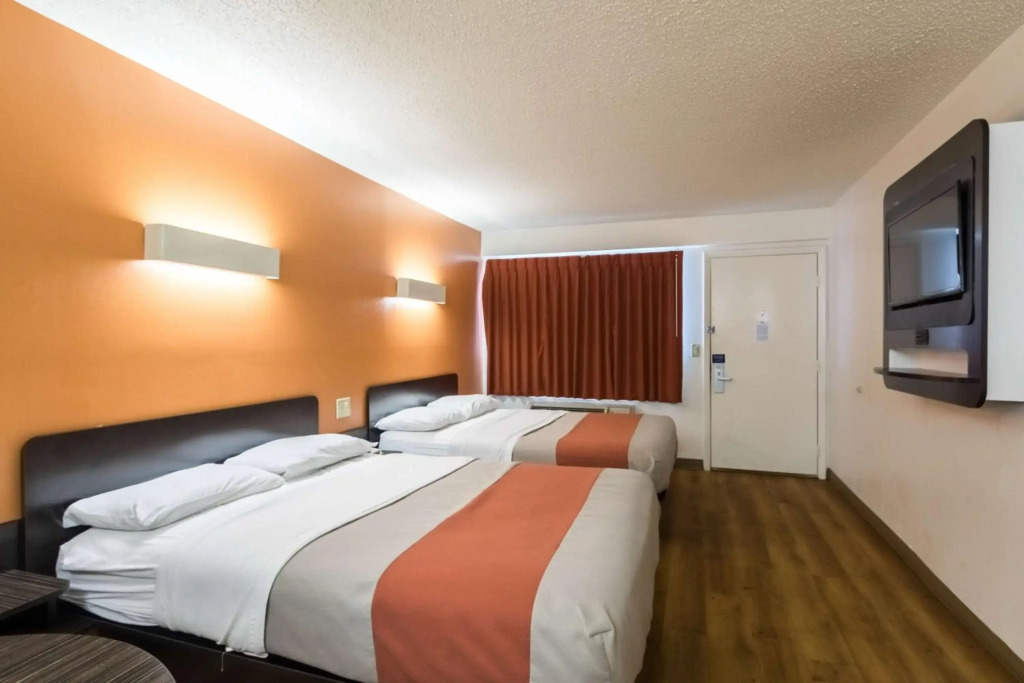 Motel 6-Crawfordsville, IN