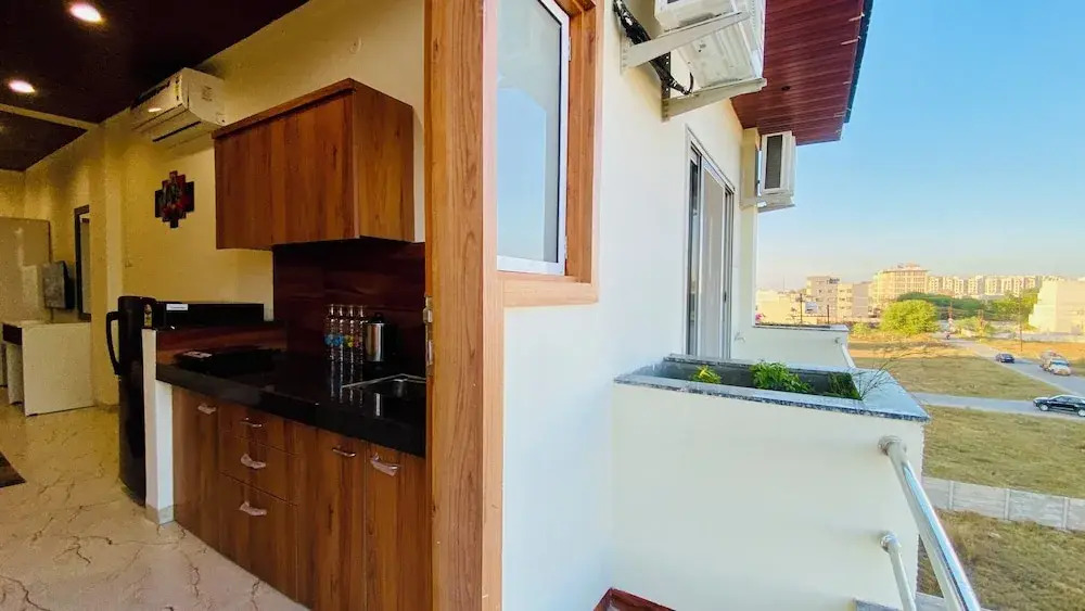 Stay10 Parallel Apartment Hotel